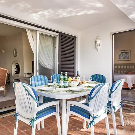 Mng Elliott72 Вилла