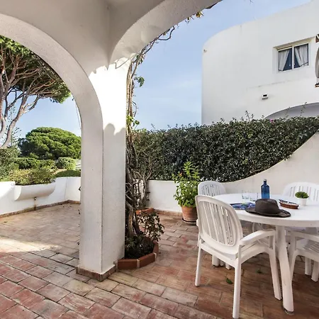 Mng Elliott72 Вилла