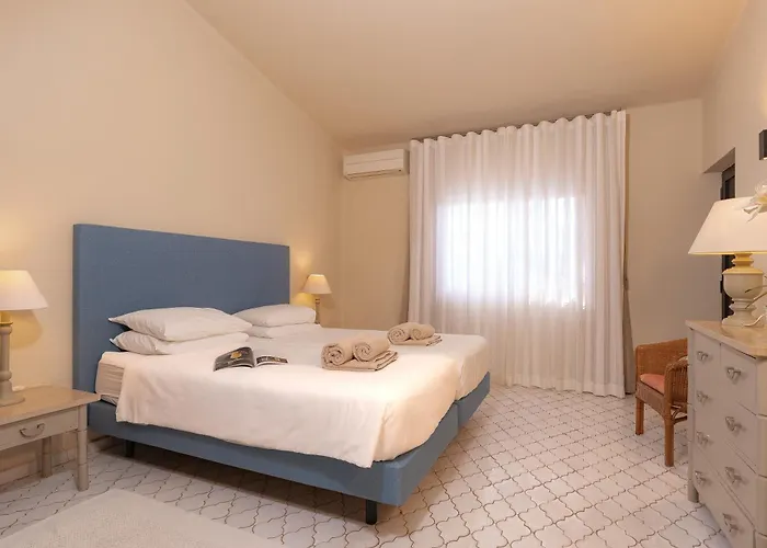 Mng Elliott72 Vale do Lobo